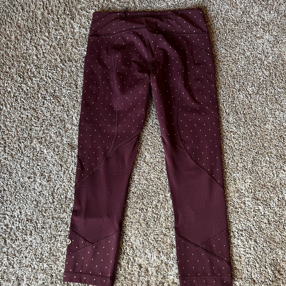 Lululemon Pace Rival Crop Burgundy Color Size 6 - Picture 7 of 9